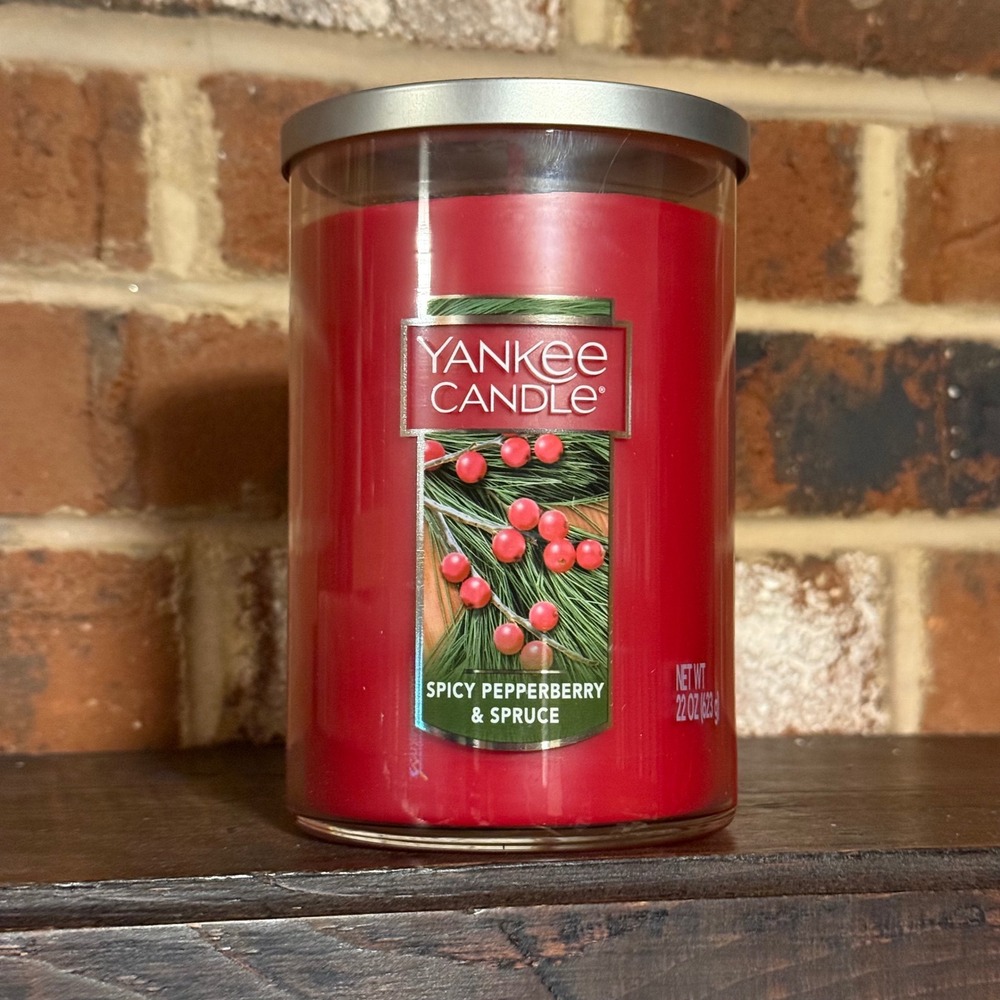 Yankee Candle Spicy Pepperberry & Spruce 22 oz Large 2-Wick Tumbler Candle New